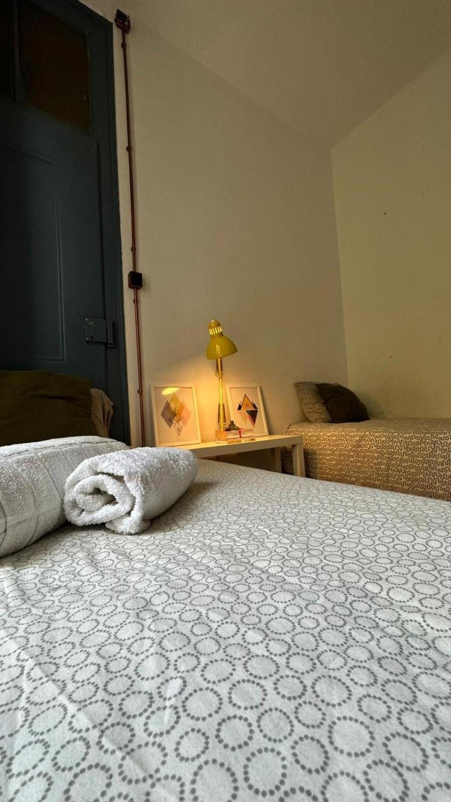 Accommodatie bij particulieren Cost - Double Single Bed With Share Bathroom Lissabon